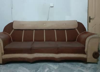 Beautiful Modern Sofa Set - Excellent Condition & Best Price