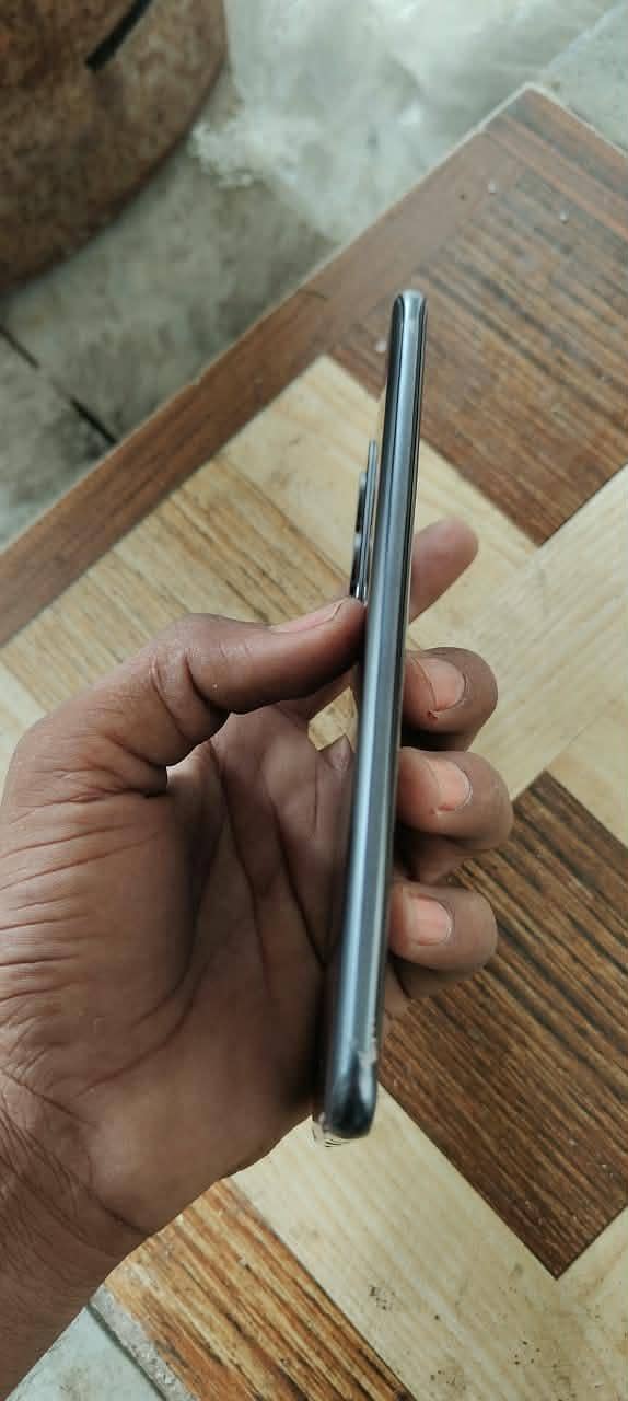 Tecno spark 40 pro plus 4