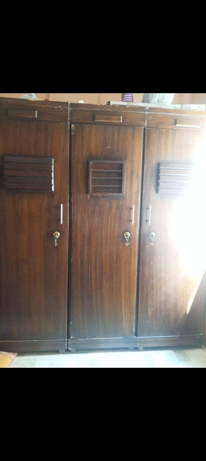 3 door almari 0