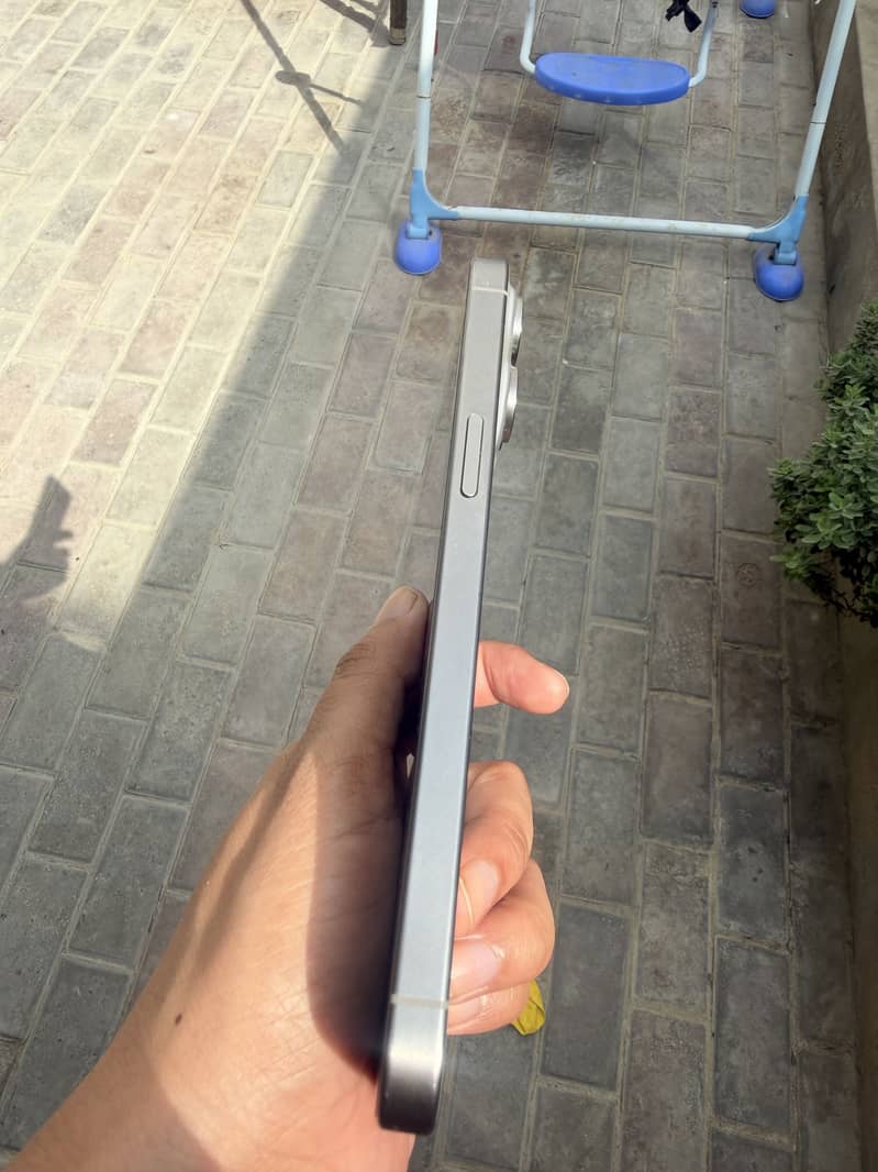 Apple iPhone 15 Pro Max 3