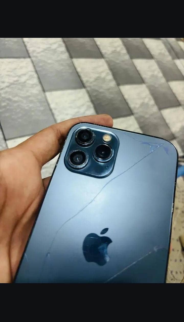 Apple iPhone 12 Pro Max 4