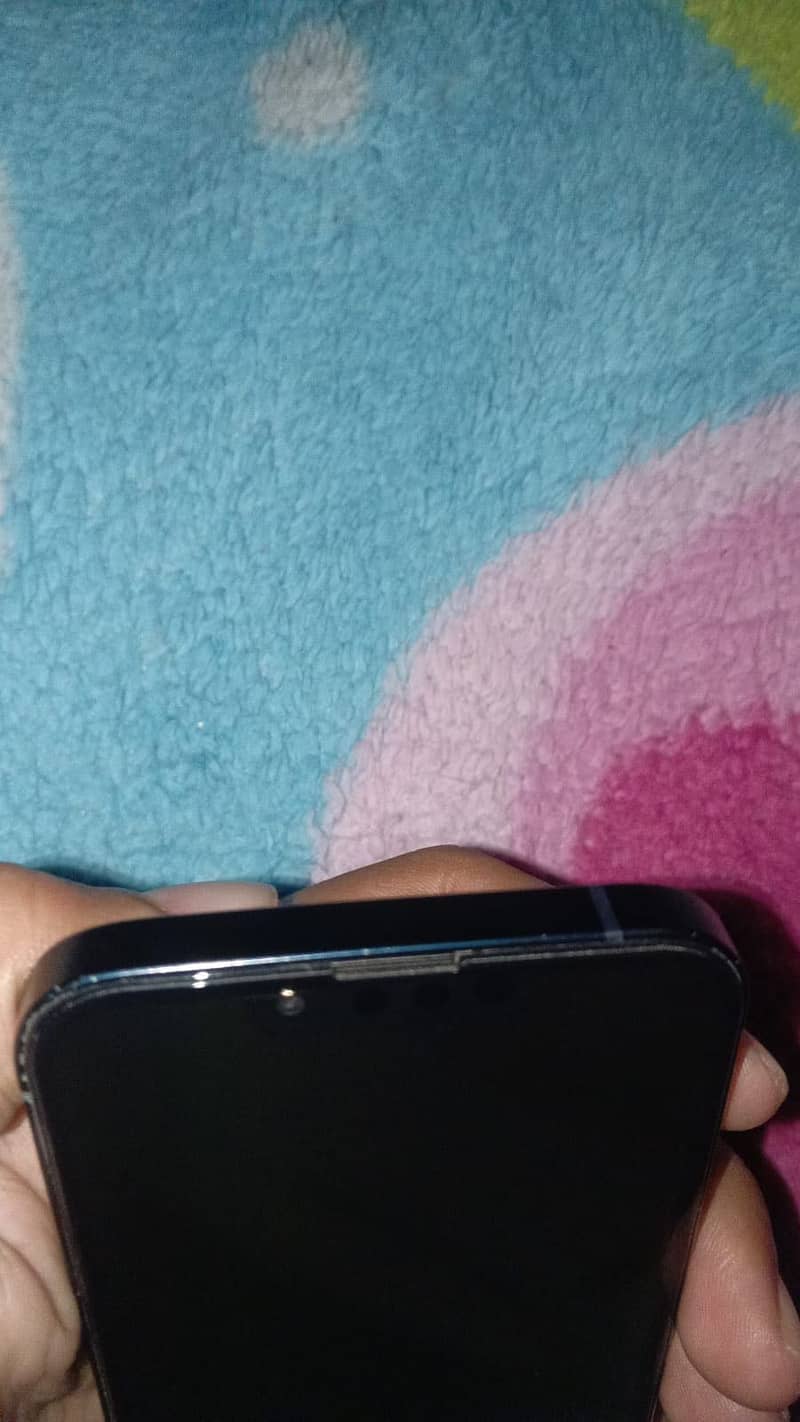 Apple iPhone 13 2