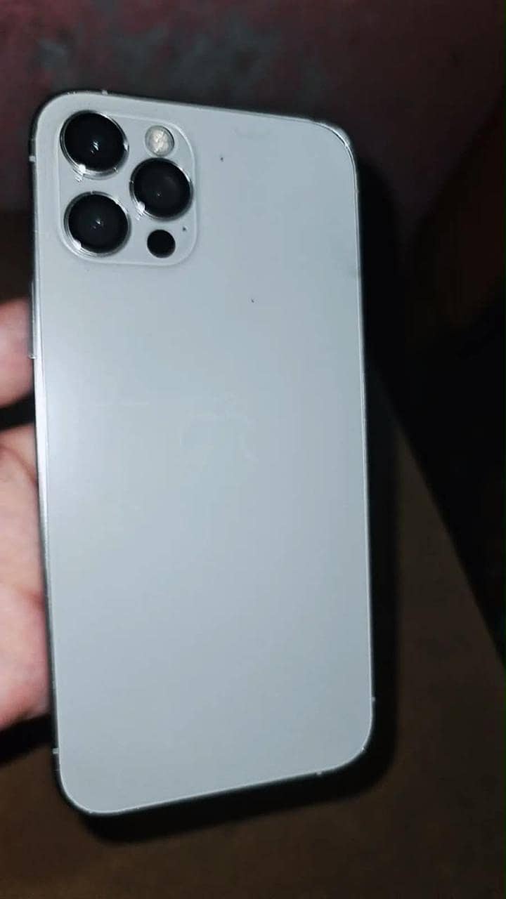 Apple iPhone 12 Pro 3