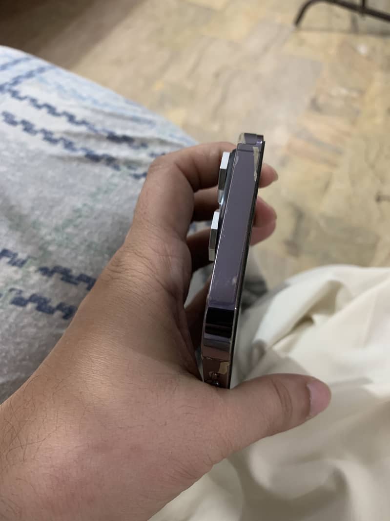 Apple iPhone 14 Pro Max 2