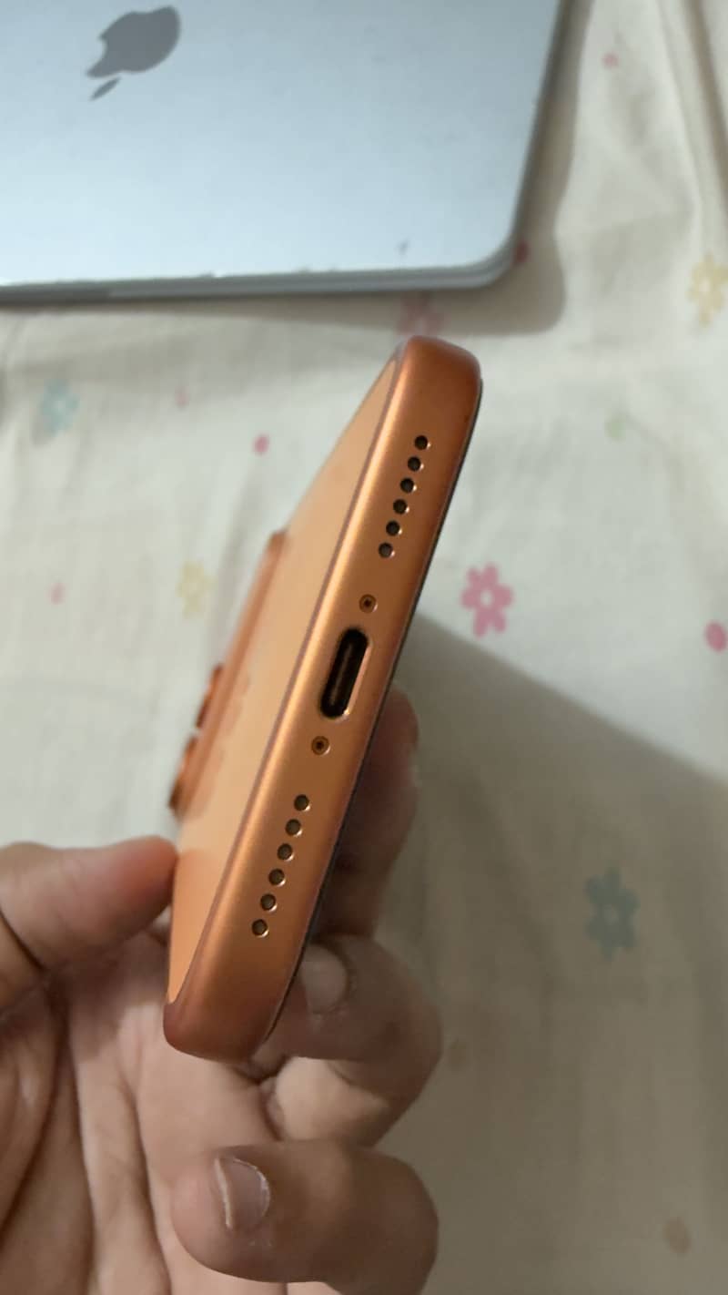 Apple iPhone 17 Pro Max 4