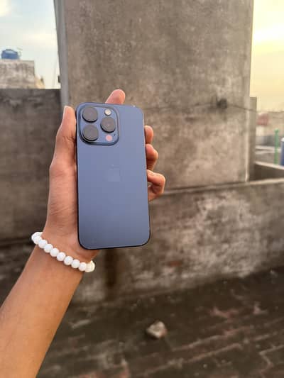 Apple iPhone 15 Pro jv