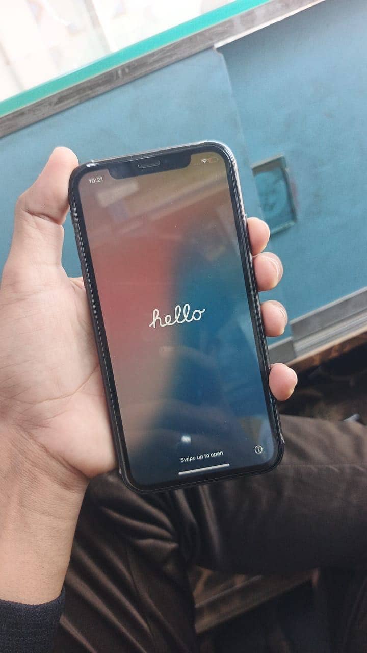 Apple iPhone 11 0