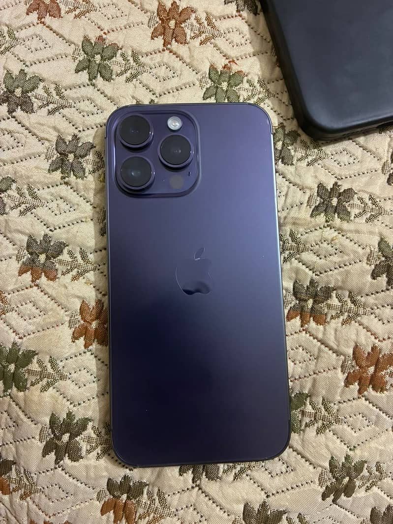Apple iPhone 14 Pro Max 1