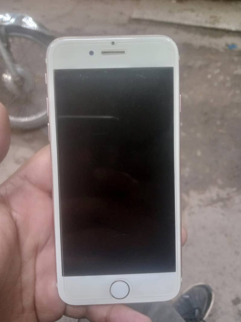 Apple iPhone 7 0