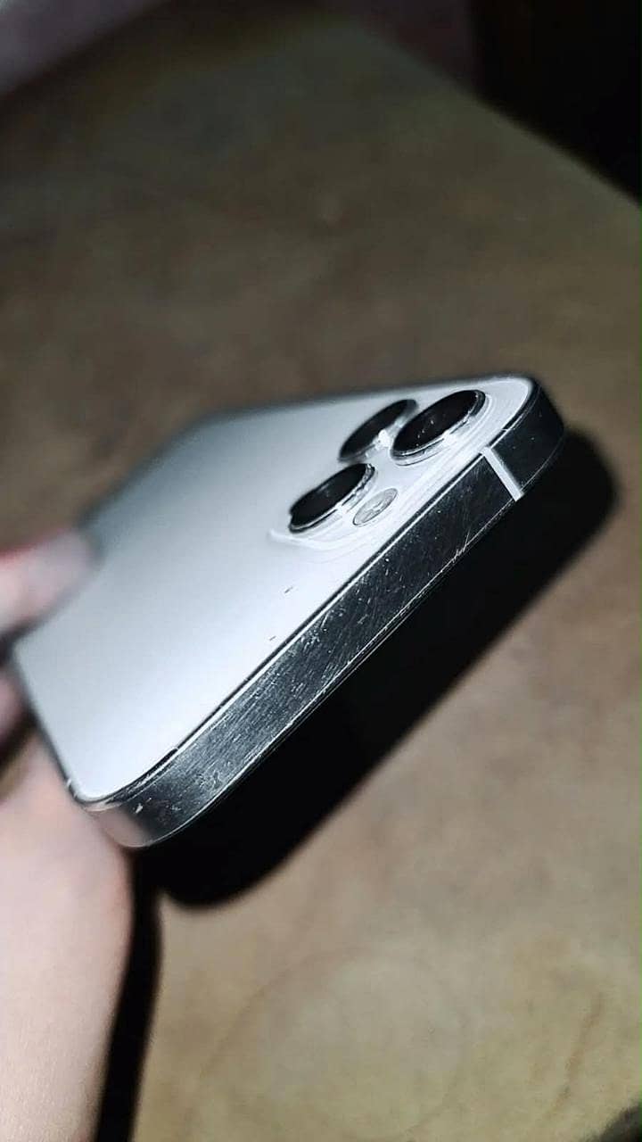 Apple iPhone 12 Pro 4