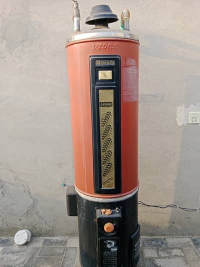 35 Gallon Geyser (Electric + Gas) , 7/10 Condition