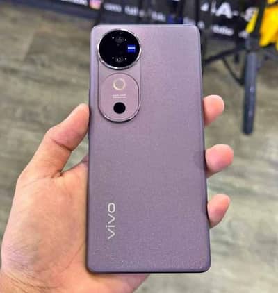 Vivo V40