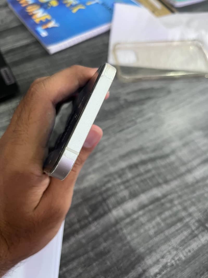 Apple iPhone 12 5