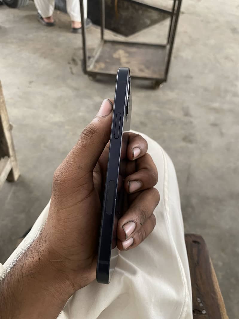 Apple iPhone 12 5