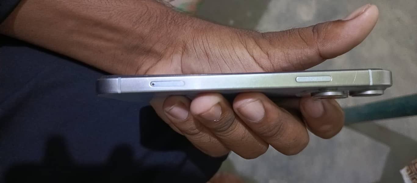 Apple iPhone XR 0