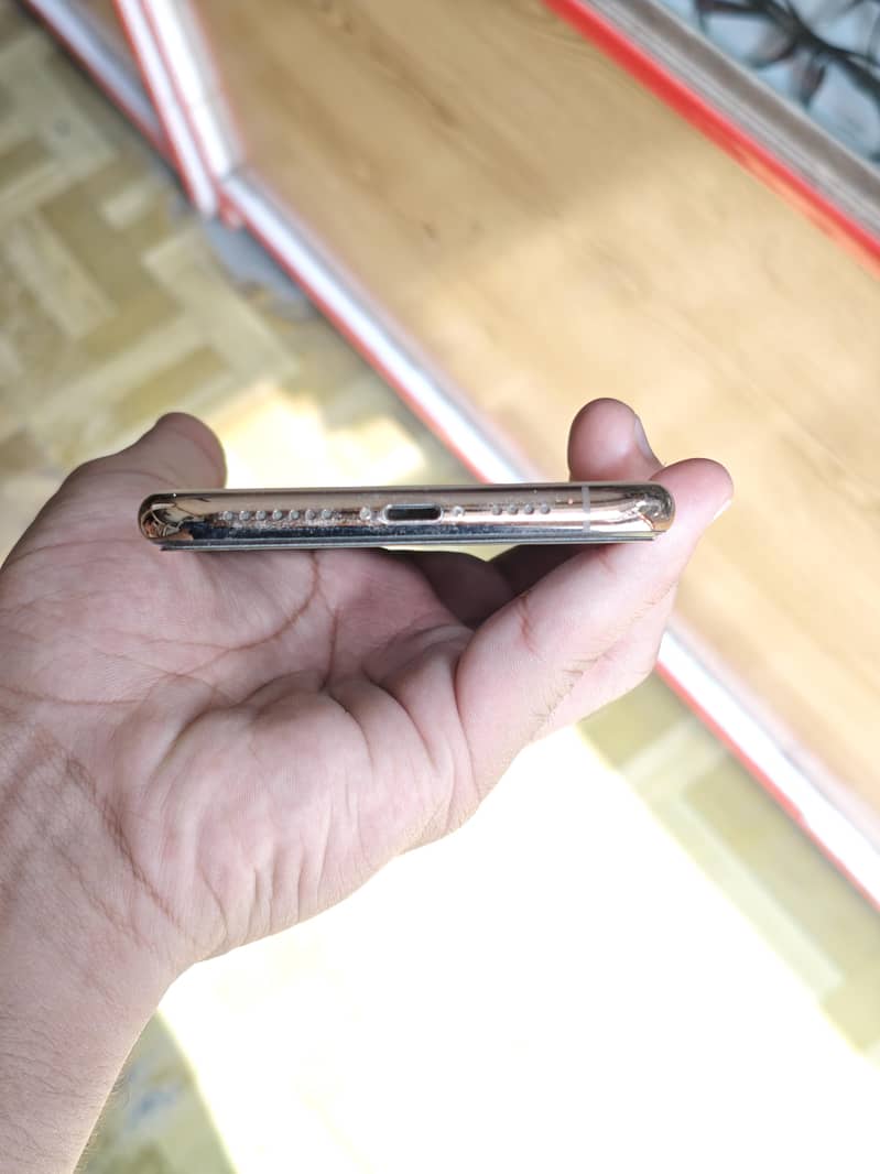 Apple iPhone 11 Pro Max 5