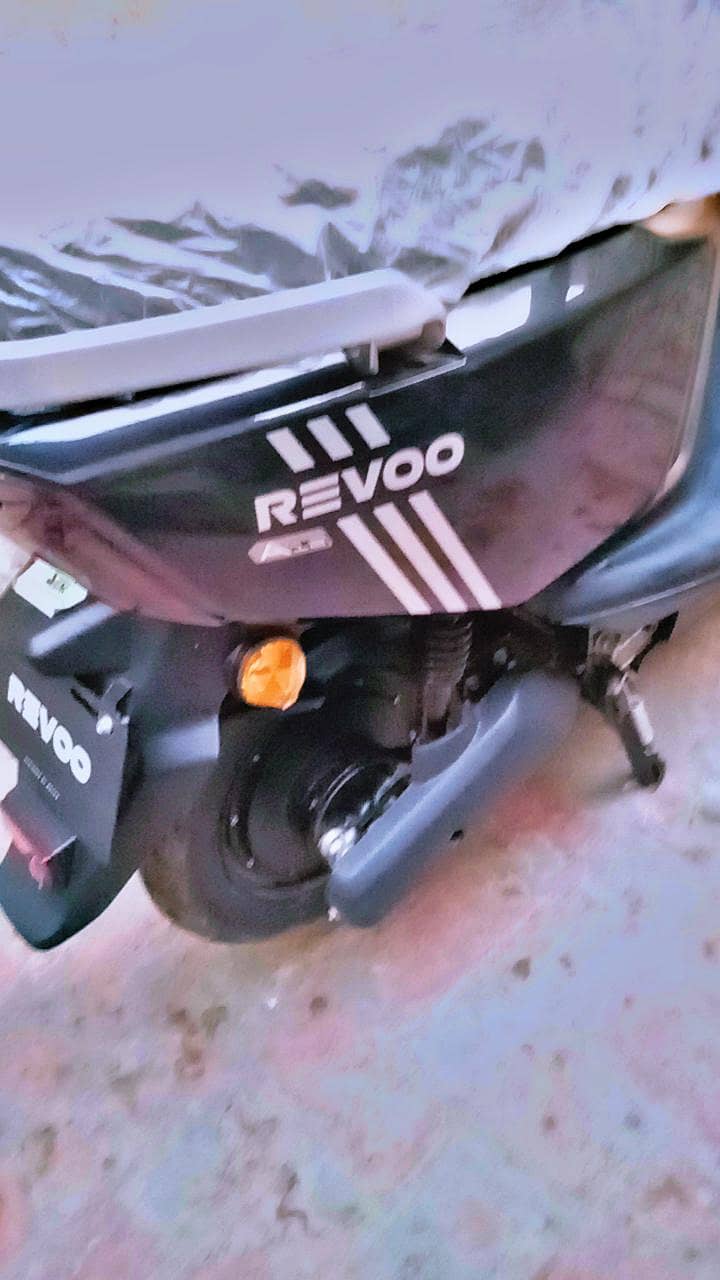 revoo a12 5