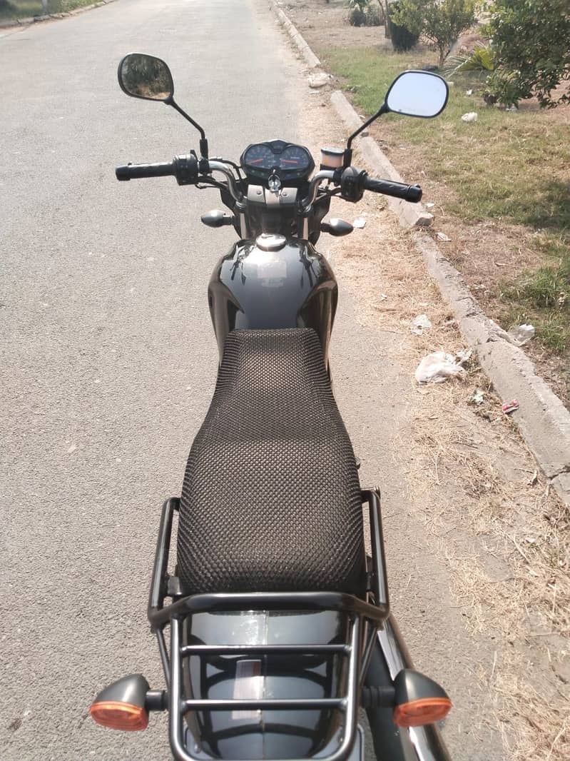 Suzuki GR 150 1