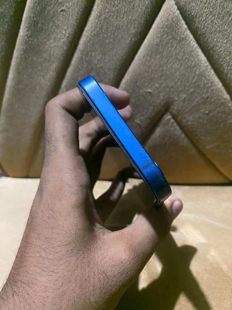 Apple iPhone 12 6