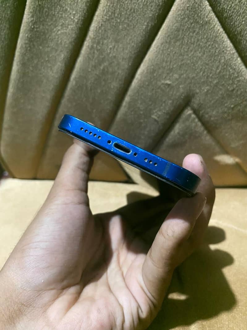 Apple iPhone 12 7