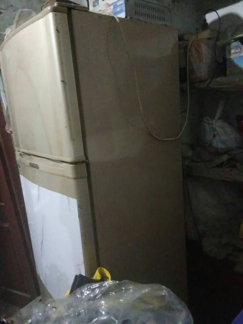 Dawlance refrigerator 0