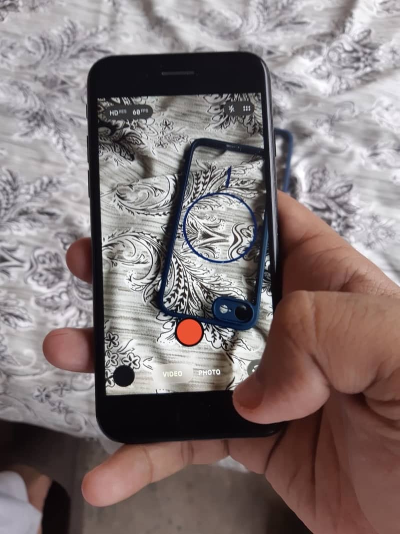 Apple iPhone SE (2nd generation ) 5