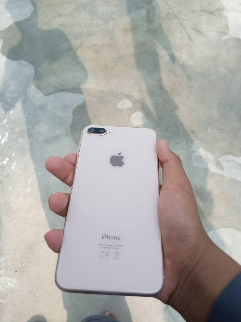 Apple iPhone 8 Plus 4