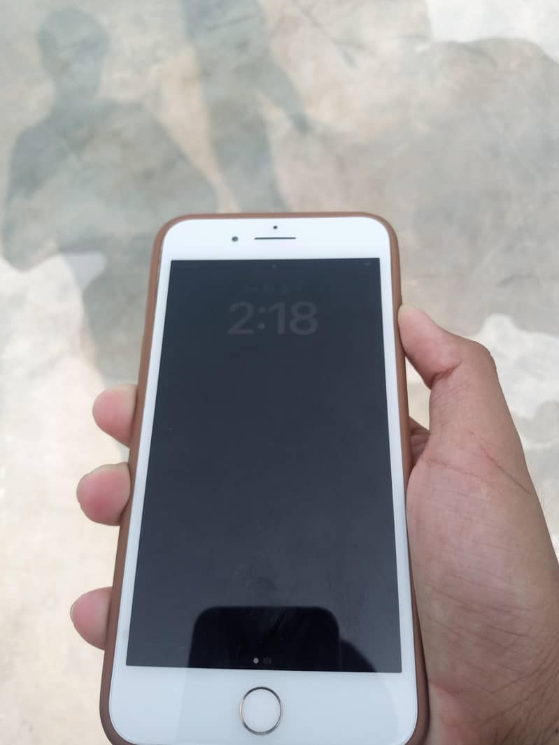 Apple iPhone 8 Plus 5