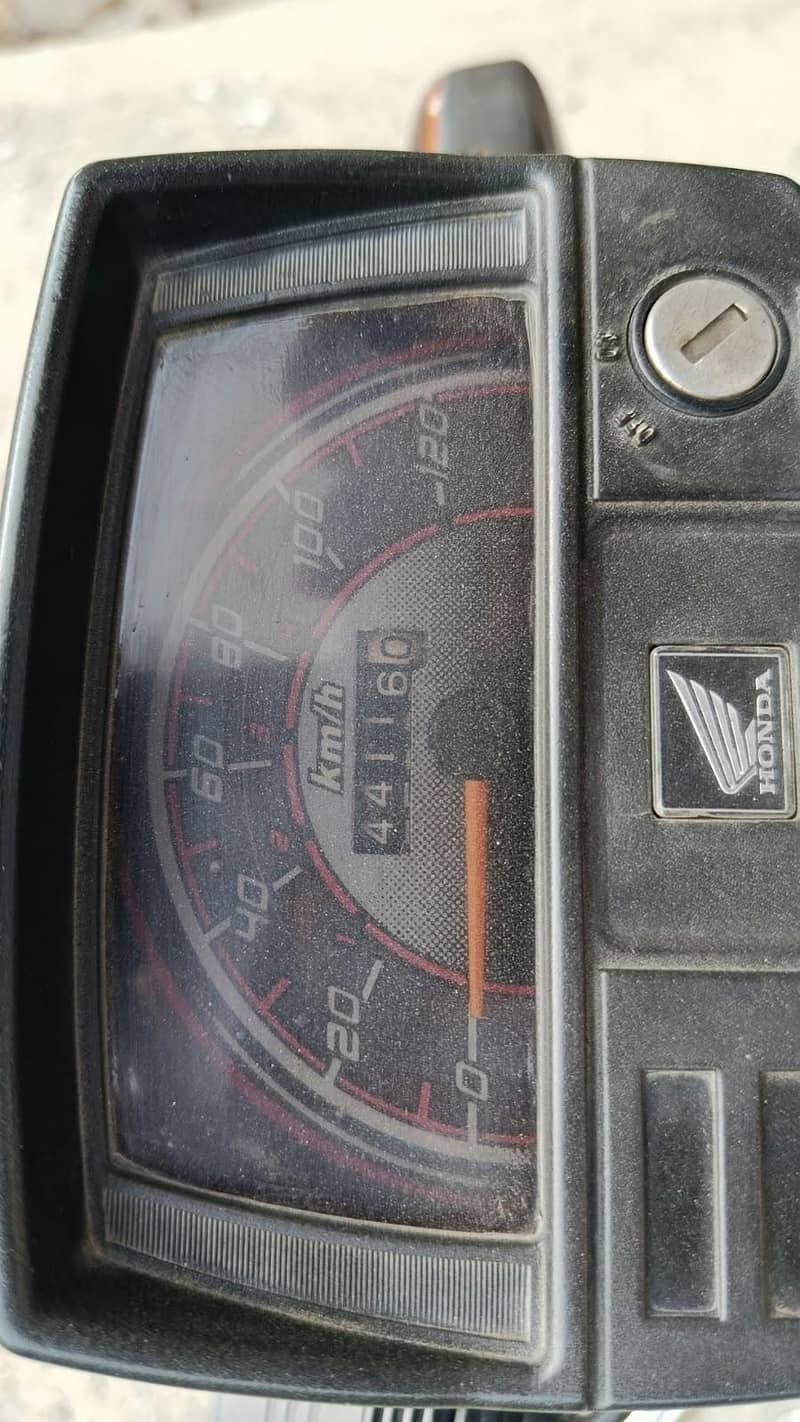 Honda CD-70 4