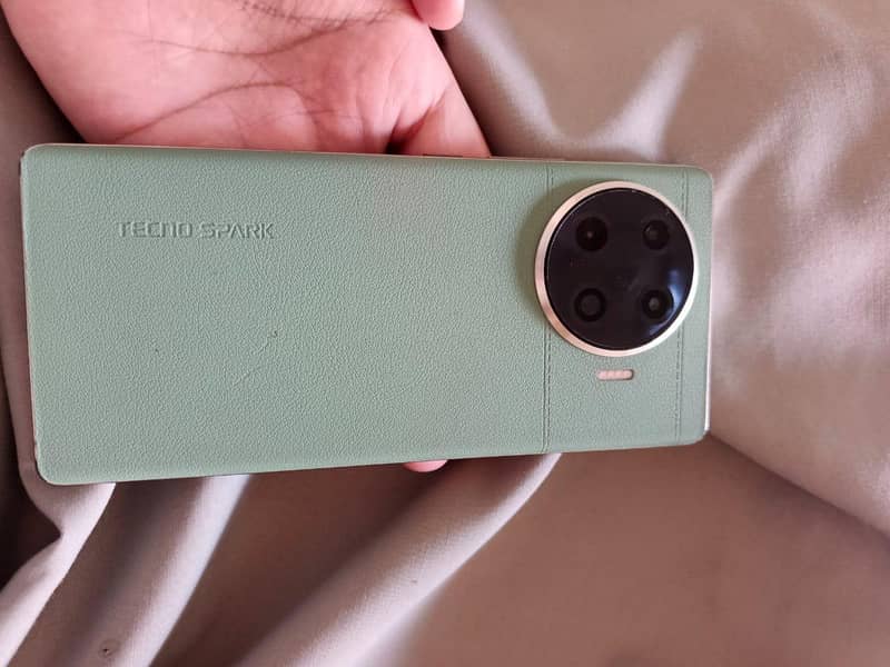 Tecno Spark 20 Pro Plus 0