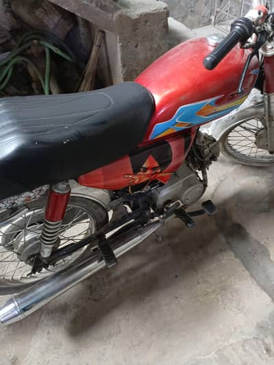 17 model CD 70 bike for sale