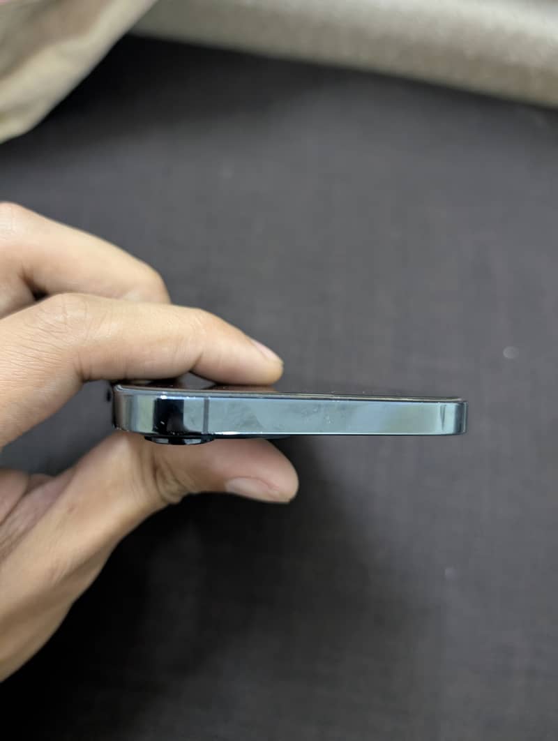 Apple iPhone 12 Pro Max 1