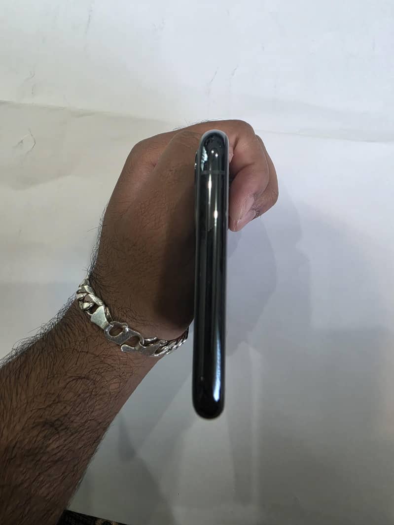 Apple iPhone 11 Pro Max 3