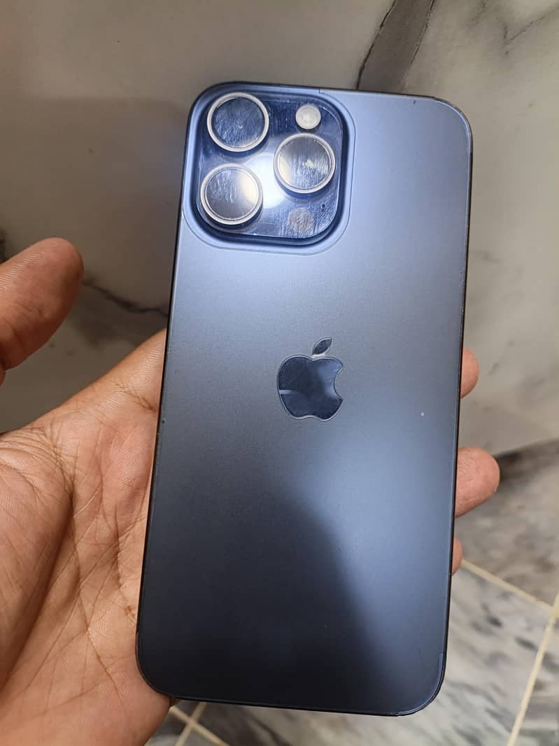 Apple iPhone 15 Pro Max 0