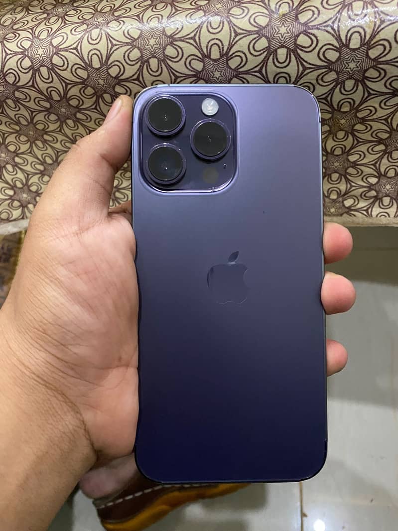 Apple iPhone 14 Pro Max 1
