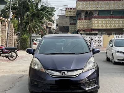 Honda Fit  shuttle 2014