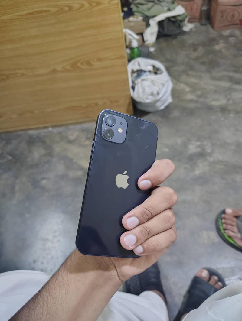 Apple iPhone 12 3