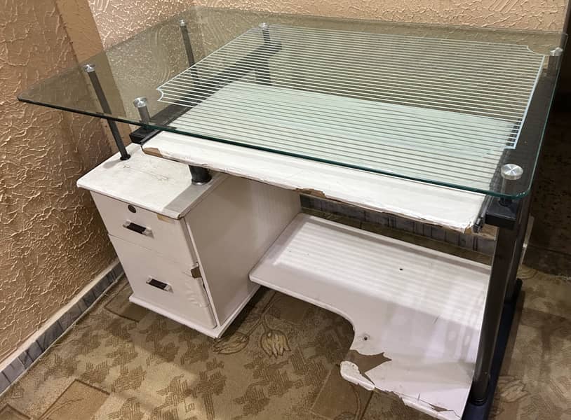 Computer Table 0