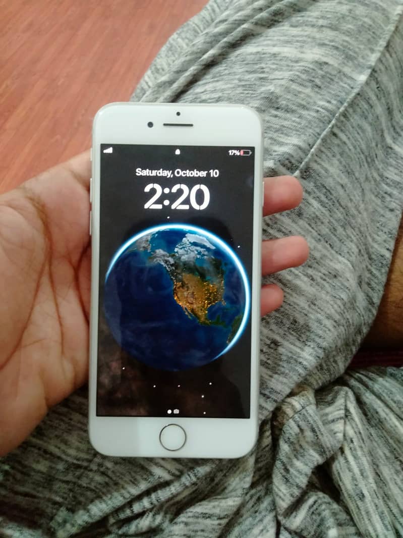Apple iPhone 8 1