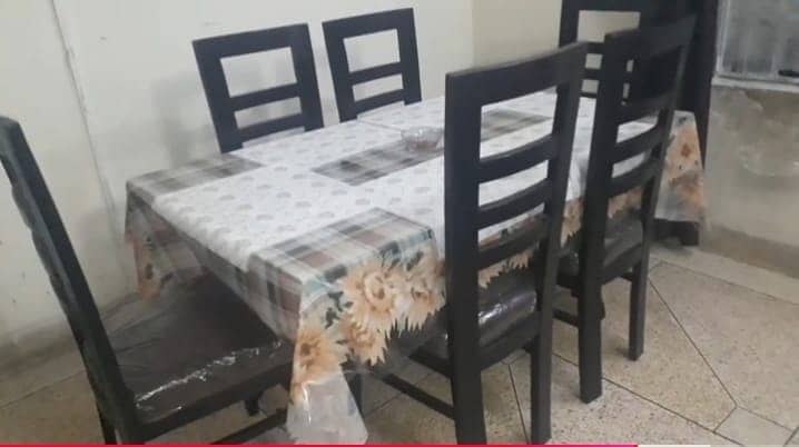 Dining Table with 6 chairs 3