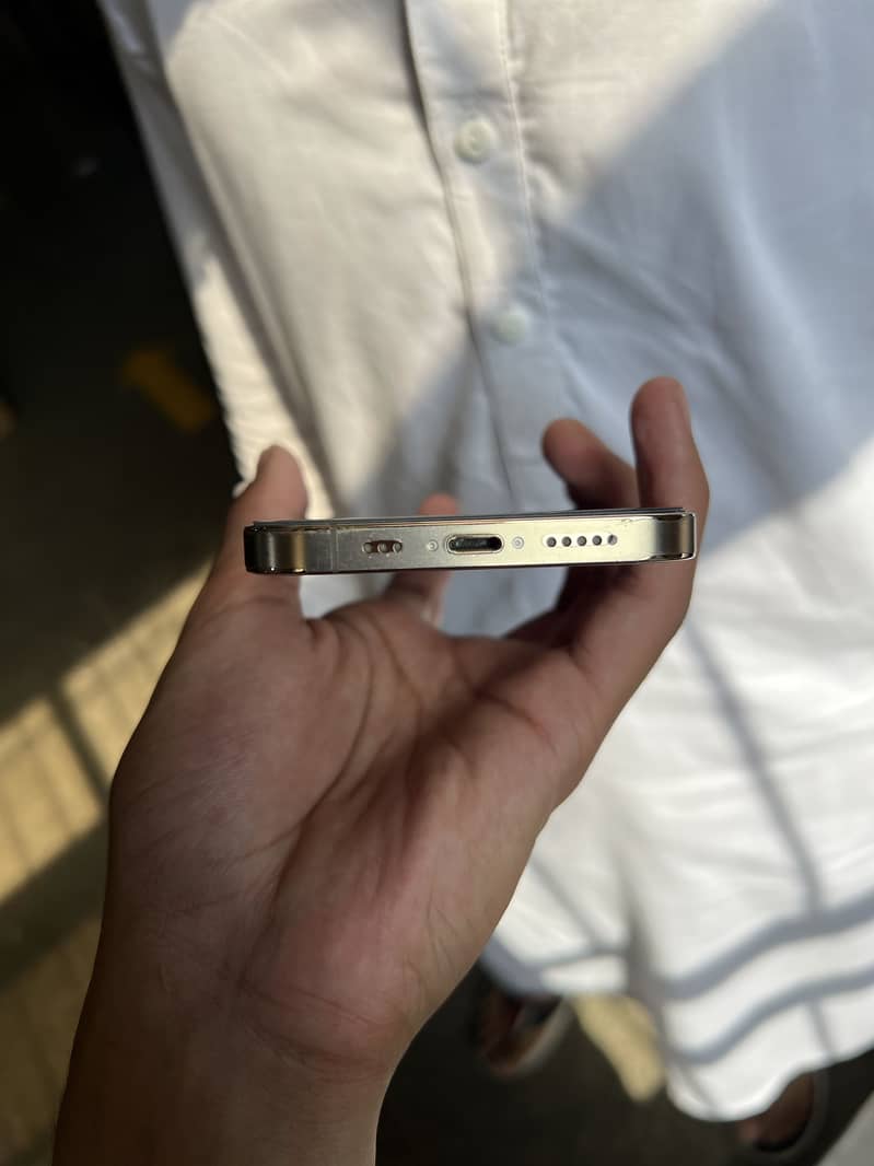 Apple iPhone 12 Pro 4