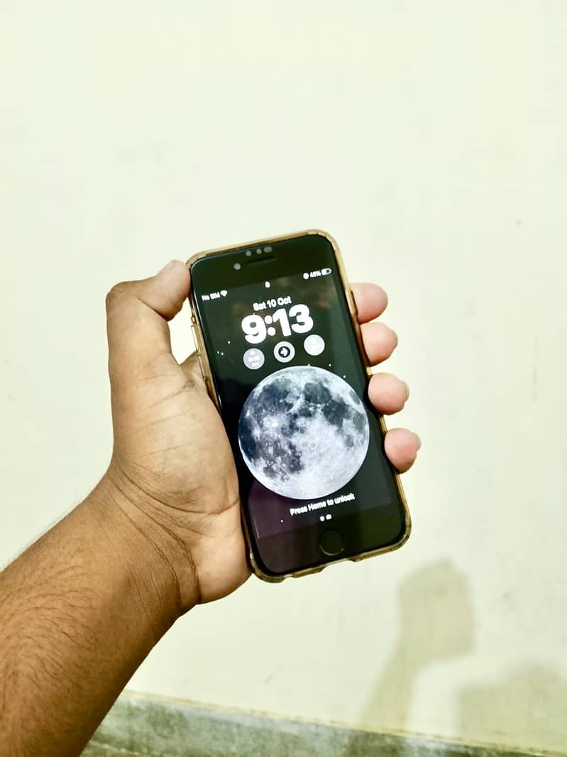 Apple iPhone SE 0