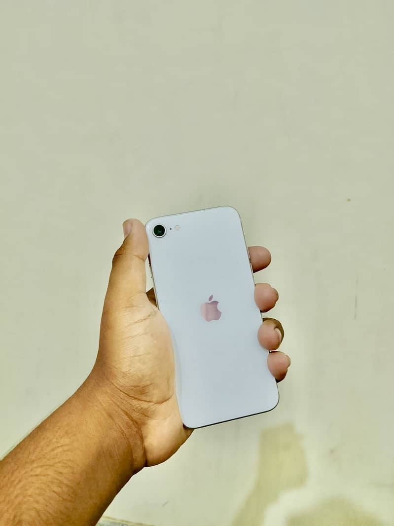 Apple iPhone SE 3