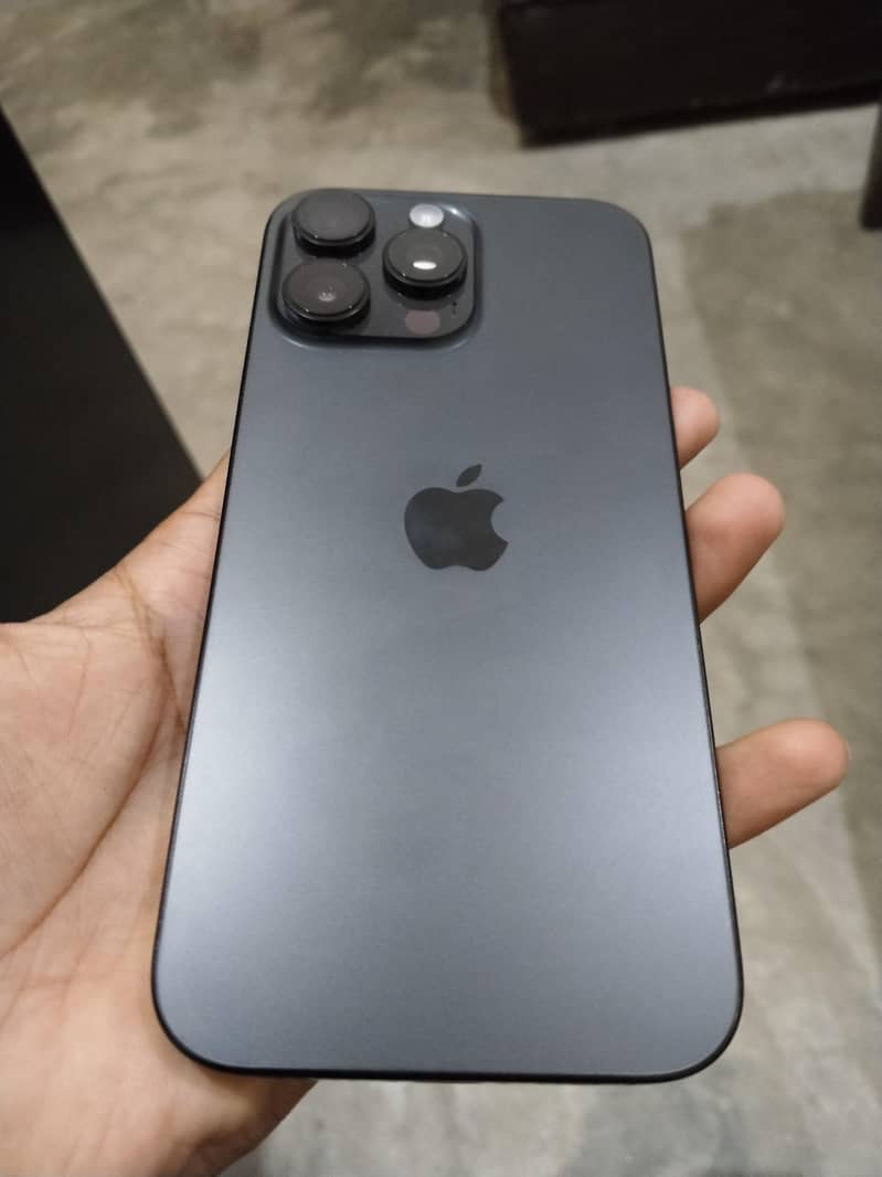 Apple iPhone 16 Pro Max 0