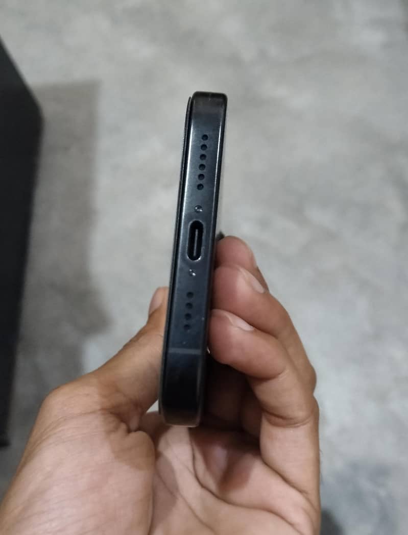 Apple iPhone 16 Pro Max 5