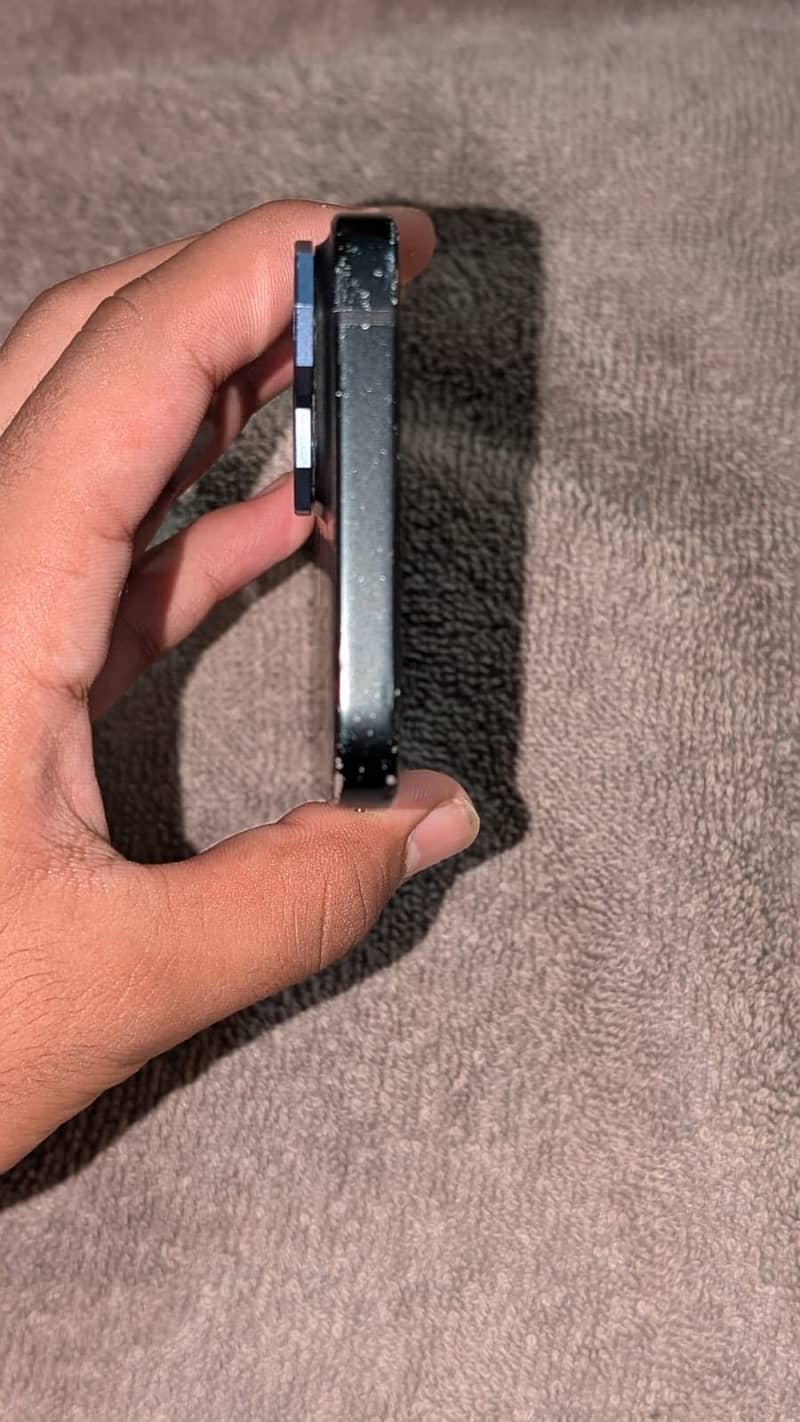 Apple iPhone 15 7
