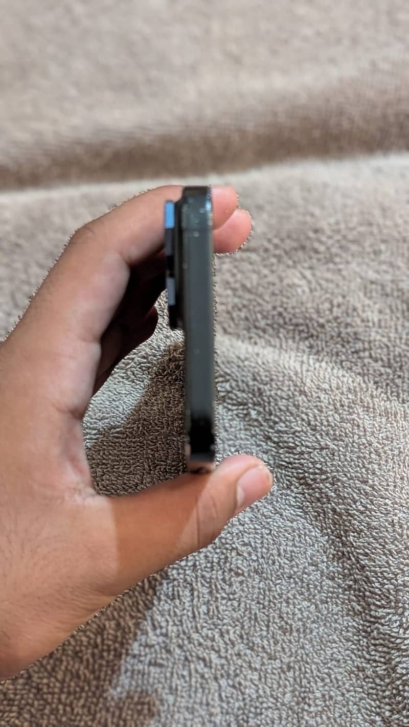 Apple iPhone 15 8