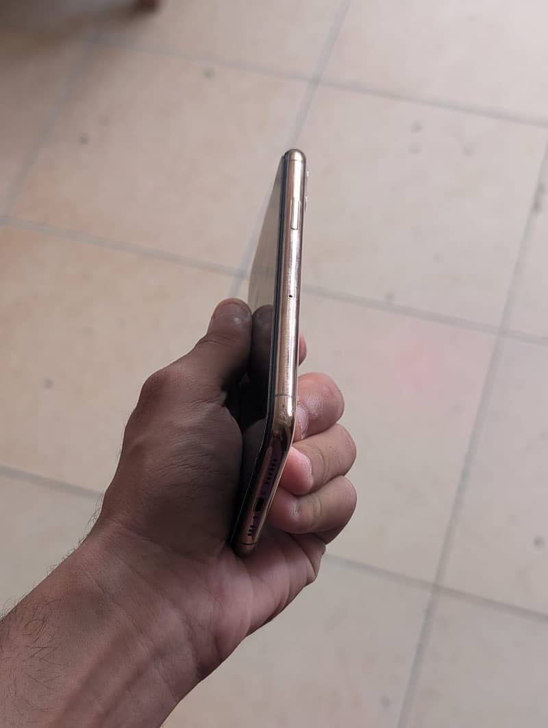 Apple iPhone 11 Pro 1