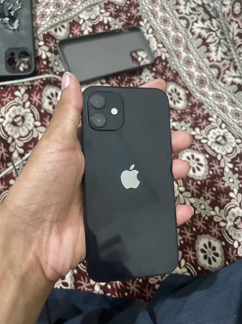 Apple iPhone 12 3