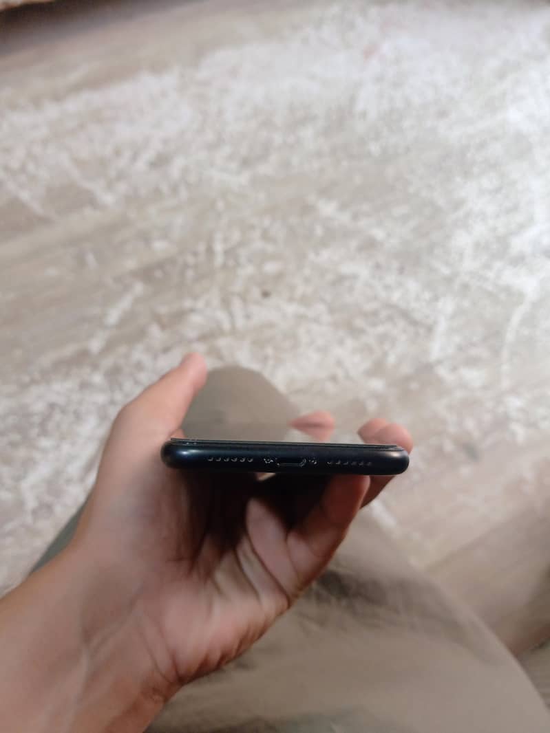 Apple iPhone XR 1